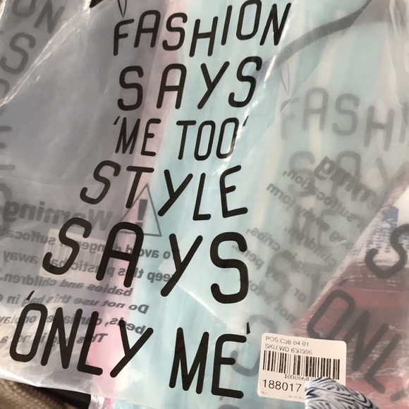 CUTE TOP BY ME TOO SIZE LARGE SILKY FEEL NEW WITH TAGS EXCELLENT CONDITION! - Picture 8 of 8